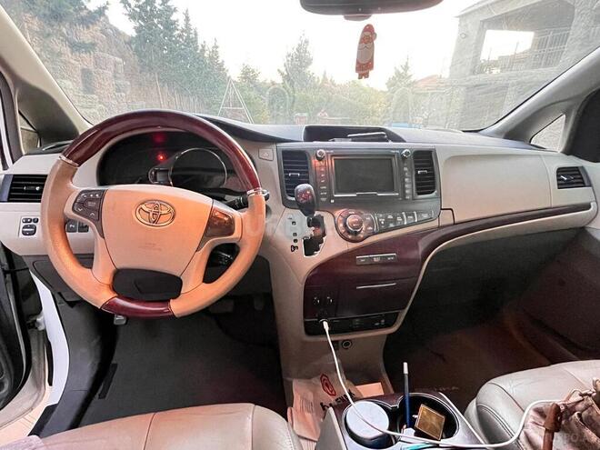 Toyota Sienna 2011, 357,757 km - 3.5 l - Bakı