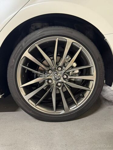 Toyota Camry-8
