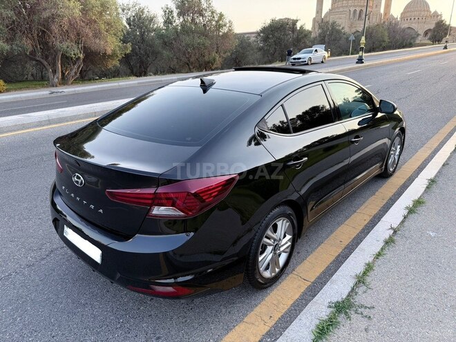 Hyundai Elantra-6
