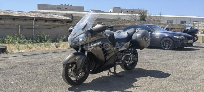 Kawasaki 1400 GTR-8