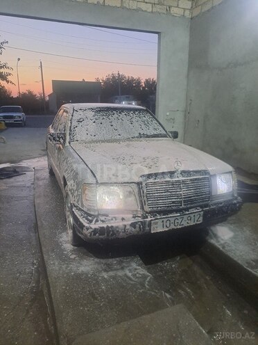 Mercedes E 300 d 1986, 600,000 km - 3.0 l - Füzuli