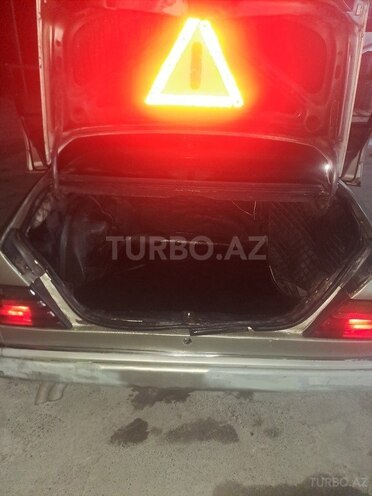 Mercedes E 300 d 1986, 600,000 km - 3.0 l - Füzuli