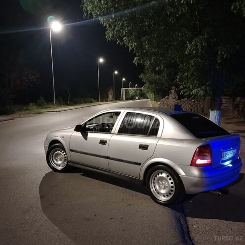 Opel Astra 2001, 250,000 km - 1.6 l - Qusar