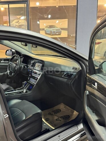 Hyundai Sonata-8