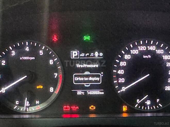 Hyundai Sonata-6