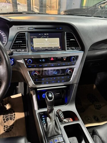 Hyundai Sonata-5