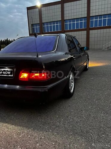 Mercedes E 230 1996, 375,463 km - 2.3 l - Bakı