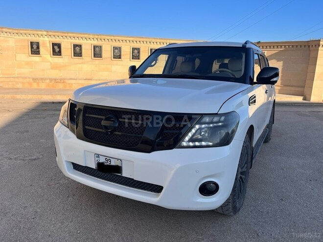 Nissan Patrol 2010, 280,000 km - 5.6 l - Bakı