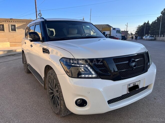 Nissan Patrol 2010, 280,000 km - 5.6 l - Bakı