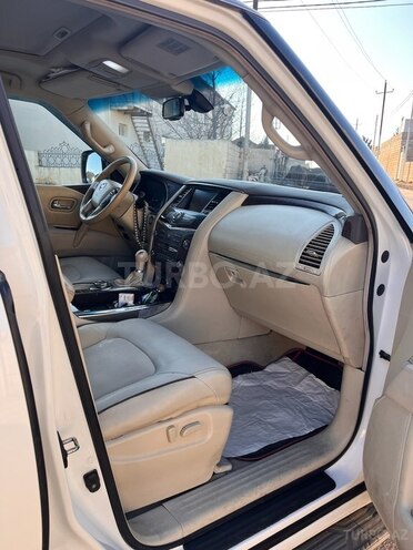 Nissan Patrol 2010, 280,000 km - 5.6 l - Bakı