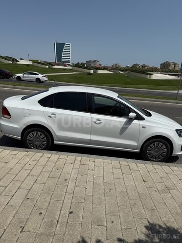 Volkswagen Polo 2017, 120,000 km - 1.6 l - Bakı