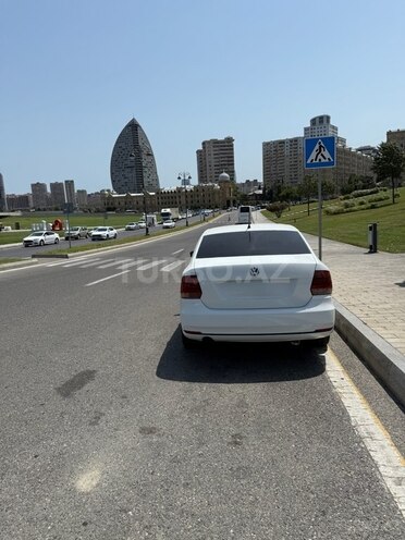 Volkswagen Polo 2017, 120,000 km - 1.6 l - Bakı