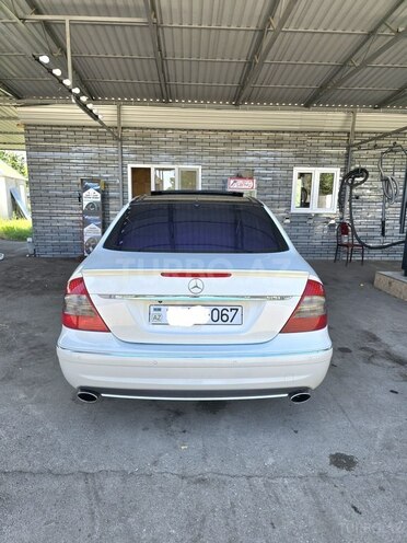 Mercedes E 280-6