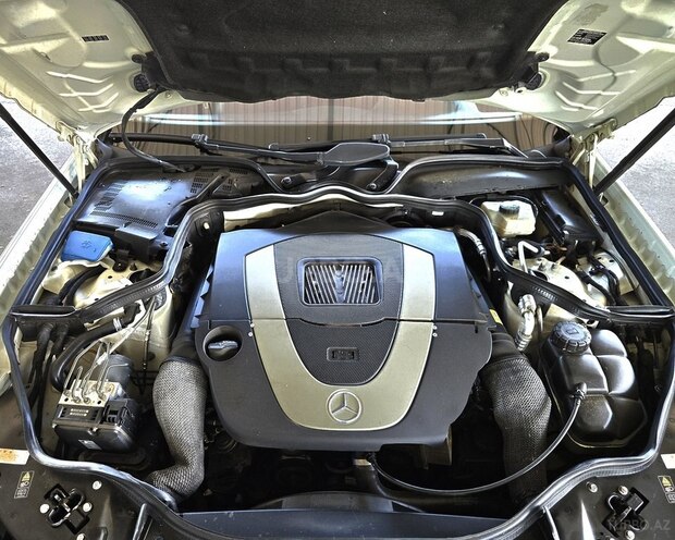 Mercedes E 280-11