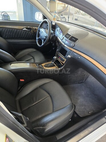 Mercedes E 280-7