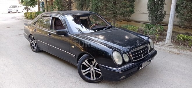 Mercedes E 230-15