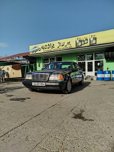 Mercedes E 250 1994, 412,000 km - 2.5 l - Saatlı