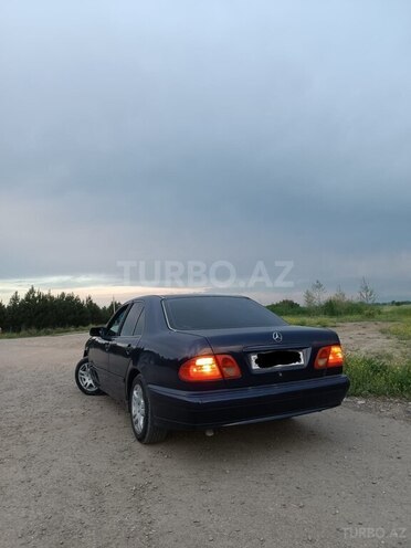 Mercedes E 200 1996, 300,000 km - 2.0 l - Bakı
