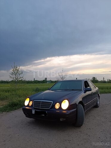 Mercedes E 200 1996, 300,000 km - 2.0 l - Bakı