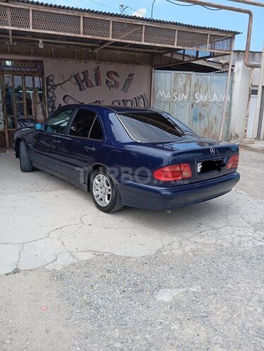 Mercedes E 200 1996, 300,000 km - 2.0 l - Bakı