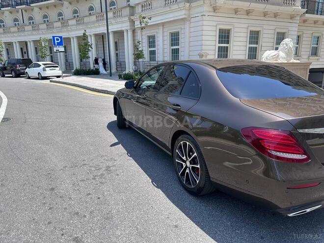 Mercedes E 220 d-17