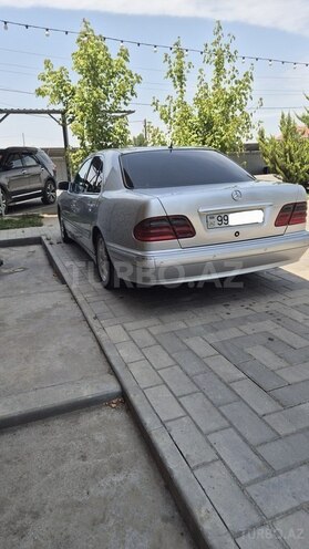 Mercedes E 280 2000, 323,615 km - 2.8 l - Sabirabad