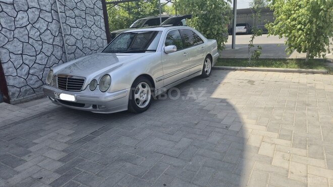Mercedes E 280 2000, 323,615 km - 2.8 l - Sabirabad