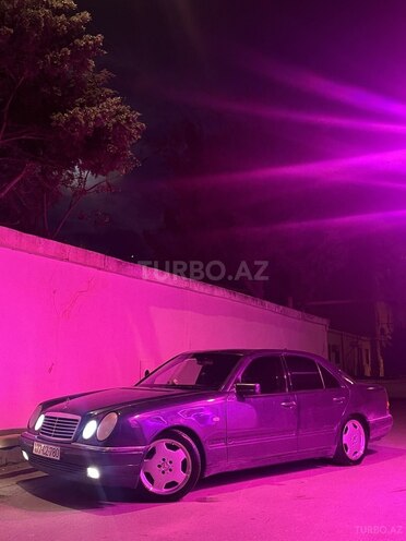 Mercedes E 240 1999, 280,000 km - 2.4 l - Bakı