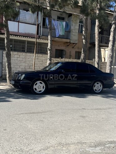 Mercedes E 240 1999, 280,000 km - 2.4 l - Bakı