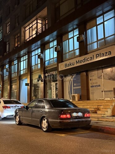 Mercedes E 240 1999, 280,000 km - 2.4 l - Bakı