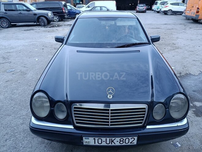 Mercedes E 230 1996, 418,000 km - 2.3 l - Bakı