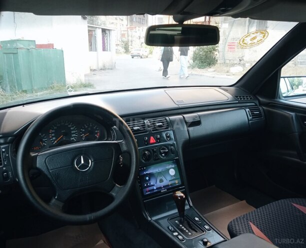 Mercedes E 230 1996, 211,251 km - 2.3 l - Bakı