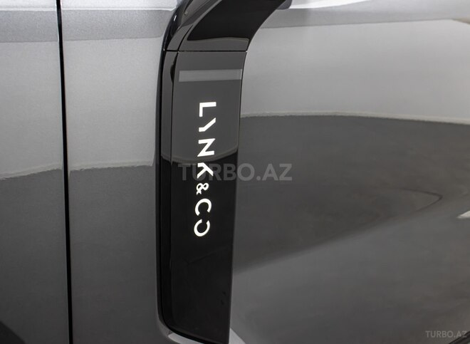 Lynk & Co 08-9