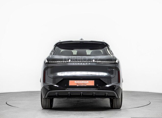 Lynk & Co 08-6