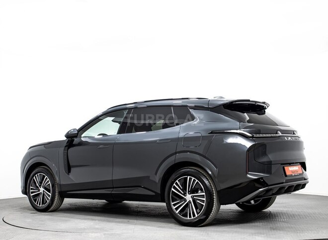 Lynk & Co 08-4