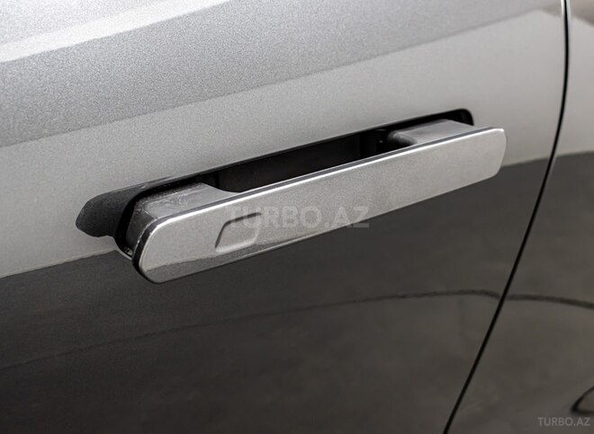 Lynk & Co 08-8