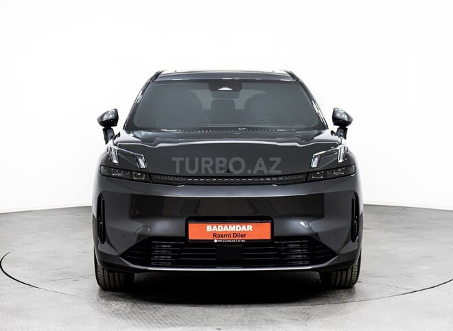 Lynk & Co 08-2