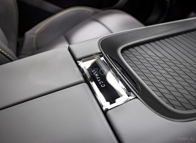 Lynk & Co 08-22