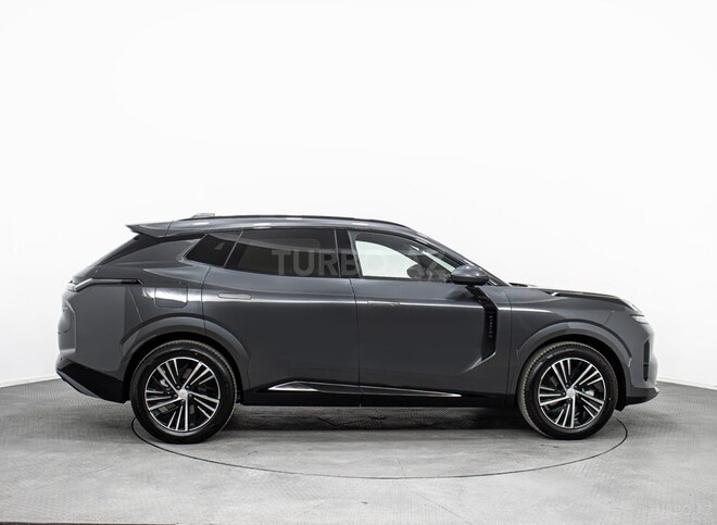 Lynk & Co 08-5