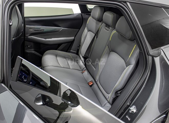 Lynk & Co 08-30