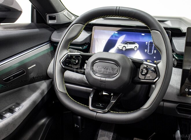 Lynk & Co 08-19