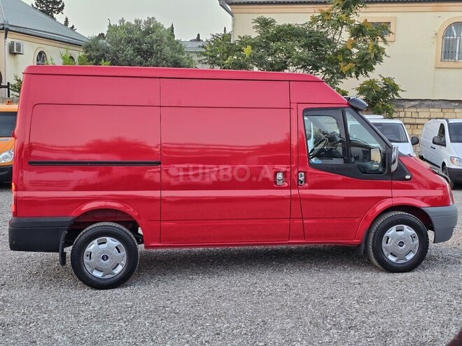 Ford Transit-4