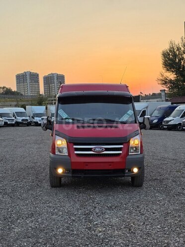 Ford Transit-2