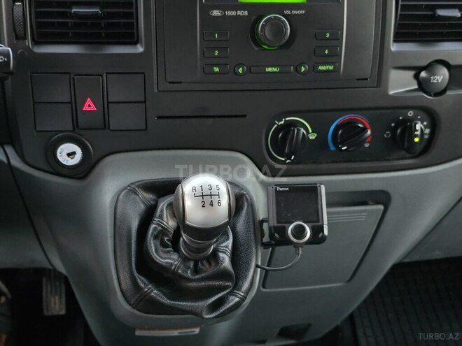 Ford Transit-10