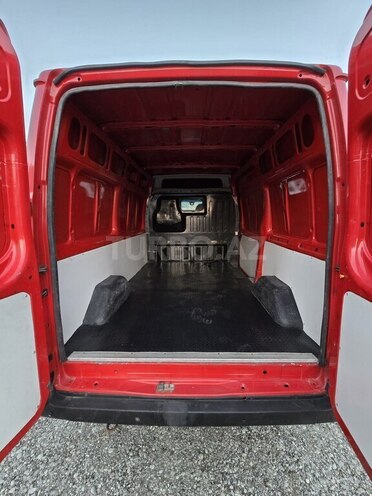 Ford Transit-13