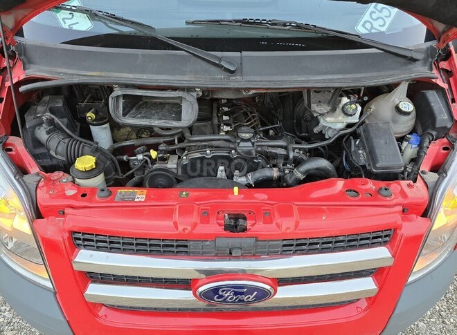 Ford Transit-14