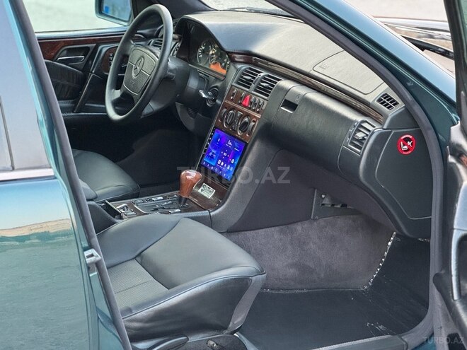 Mercedes E 290 1997, 306,500 km - 2.9 l - Bakı