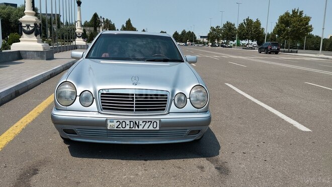 Mercedes E 240 1997, 330,830 km - 2.4 l - Gəncə