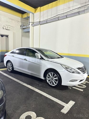 Hyundai Sonata-5