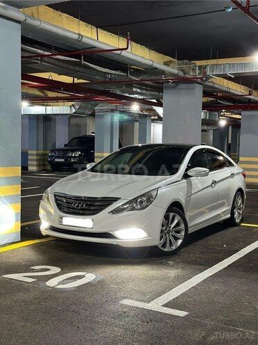 Hyundai Sonata-1